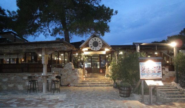 Restaurant Mali raj im Kamp Village Šimuni in Kroatien